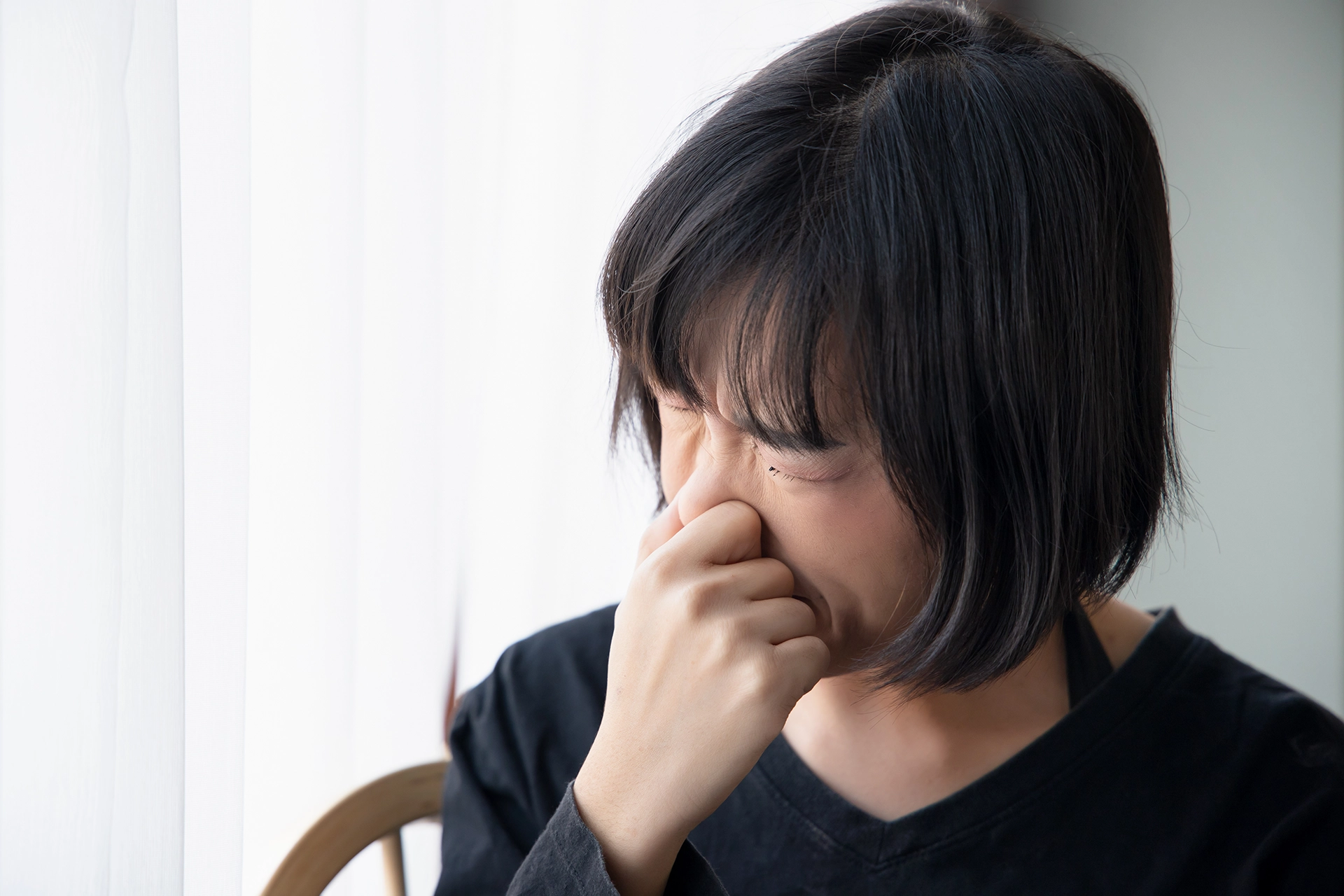 Do Air Purifiers Help with Smell? What Actually Works